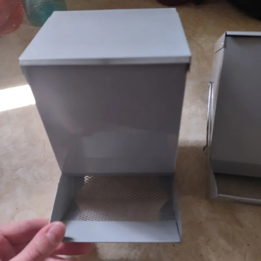 Small Pet Hay Feeders